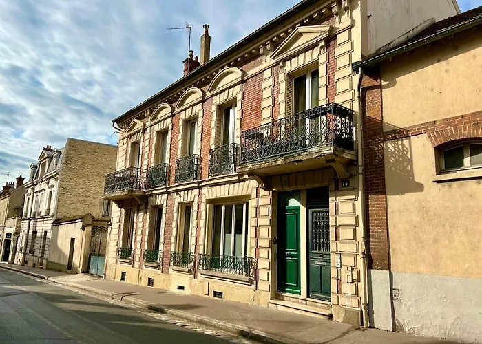 Appartement De Luxe Avec Fresque, Hyper Centre Et Parking Sure