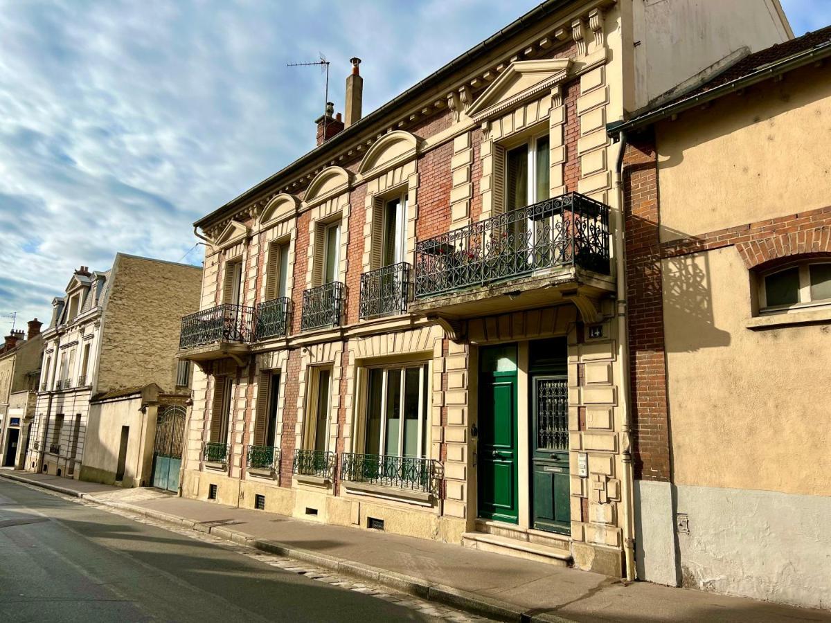 Appartement De Luxe Avec Fresque, Hyper Centre Et Parking Sure Fontainebleau