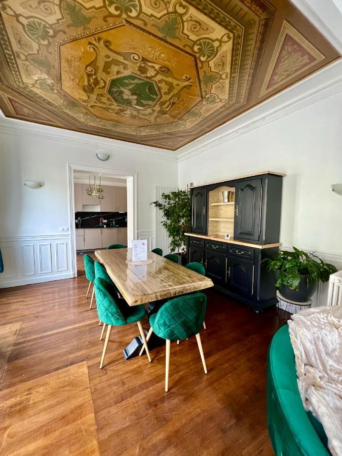 Appartement De Luxe Avec Fresque, Hyper Centre Et Parking Sure