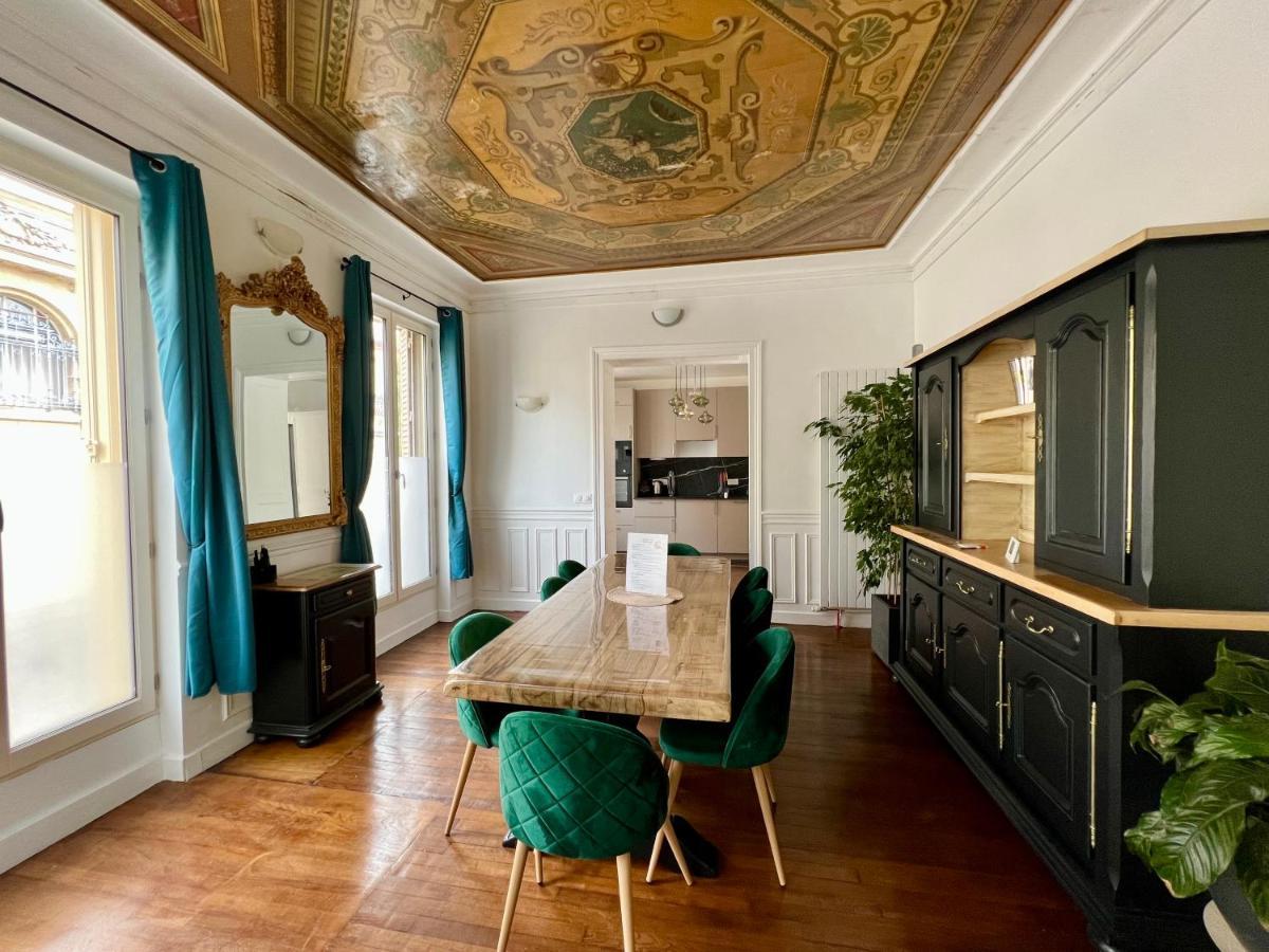 Appartement De Luxe Avec Fresque, Hyper Centre Et Parking Sure *